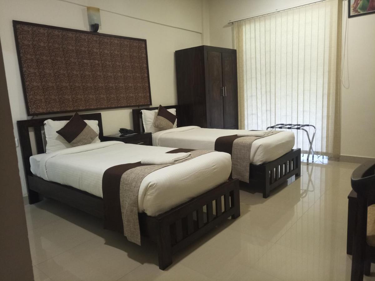 Hotel Le Noor Kochi Esterno foto