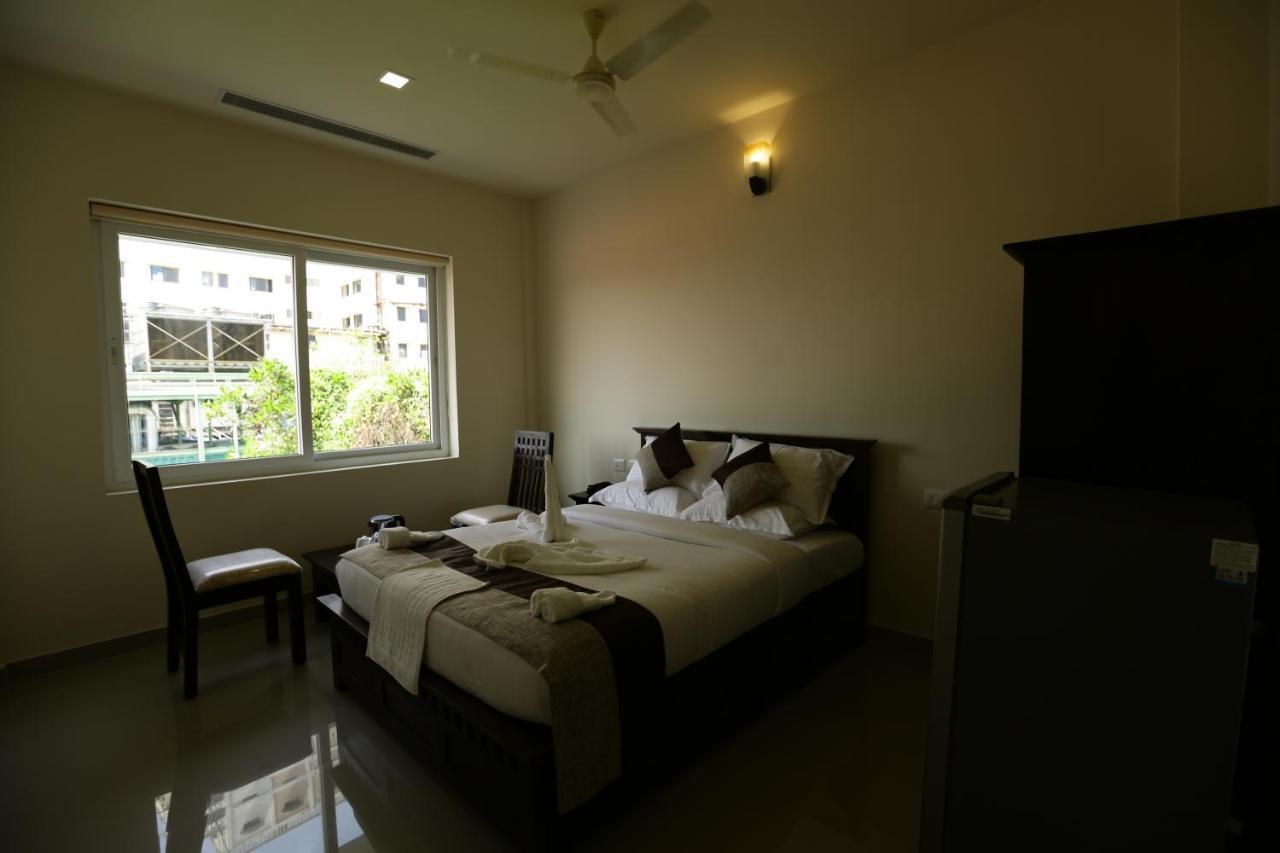 Hotel Le Noor Kochi Esterno foto