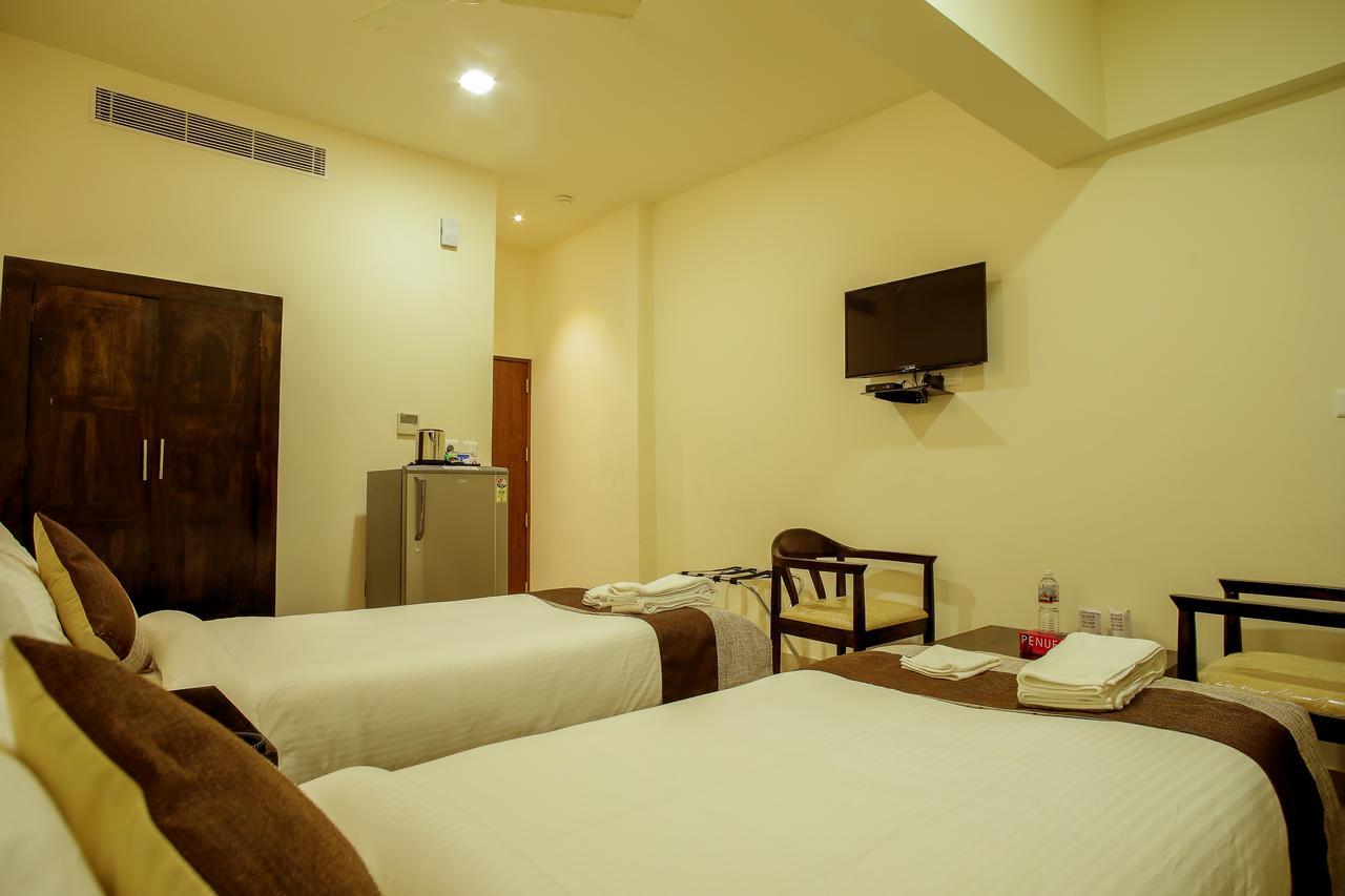 Hotel Le Noor Kochi Esterno foto