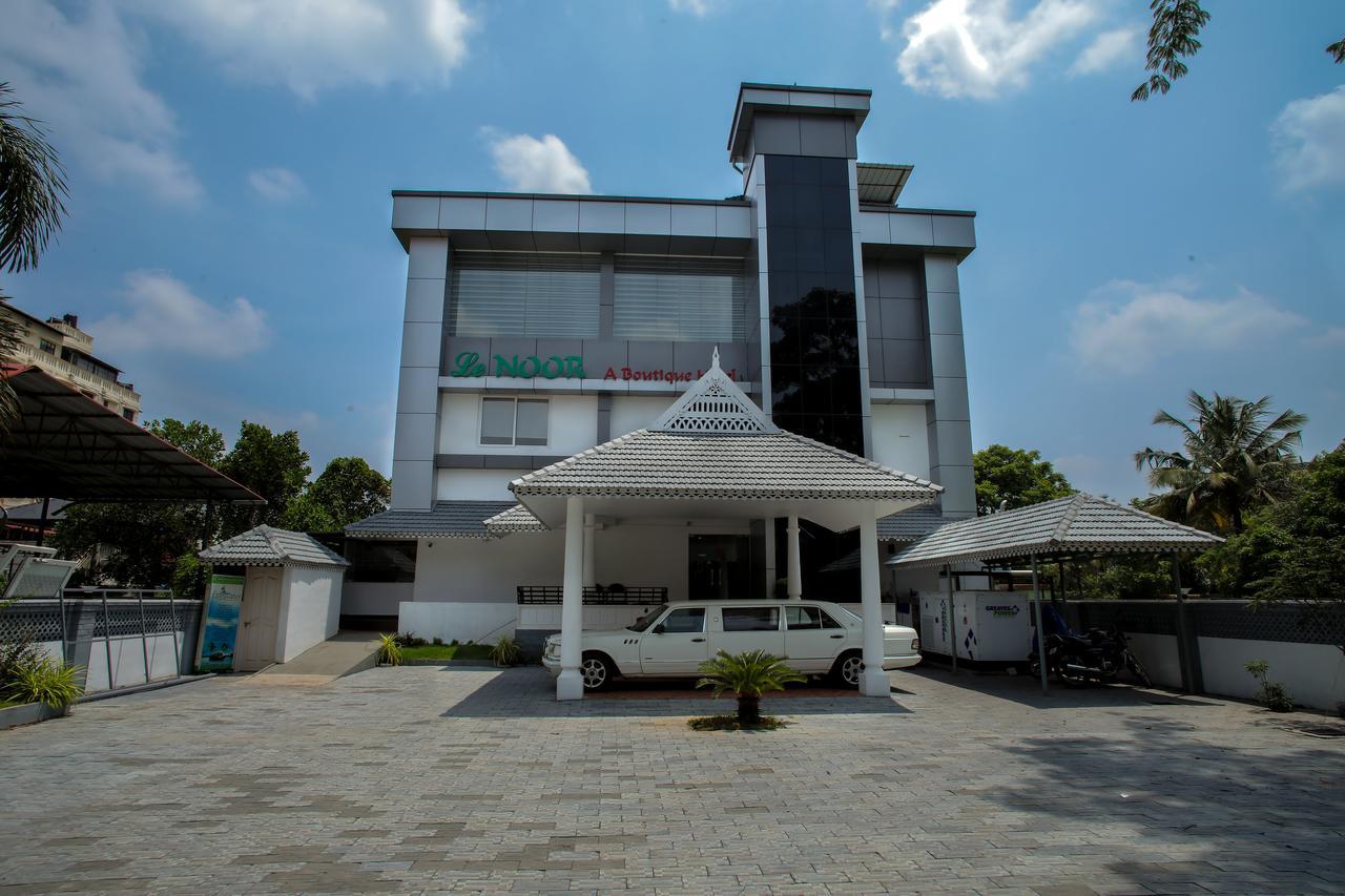 Hotel Le Noor Kochi Esterno foto